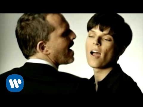 Miguel Bose - Como un lobo [Dueto 2007] (Video clip)