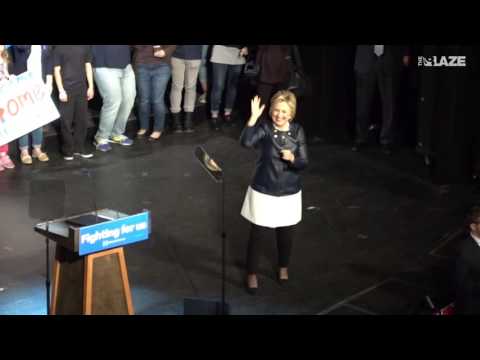 Watch Hillary Clinton Get Her Dance on at the Historic Apollo Theater in Harlem