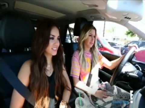 Vanessa Hudgens & Ashley Tisdale / Inner Circle