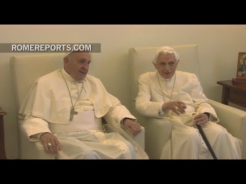 Pope Francis wishes Pope Emeritus Benedict XVI farewell before his vacation