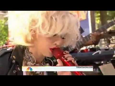 Christina Aguilera - Fighter (Live on ''Today'') (NBC Program)