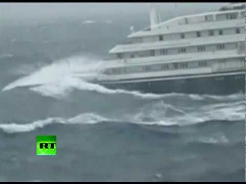 Dramatic video of Clelia II Antarctic cruise ship slammed by giant waves