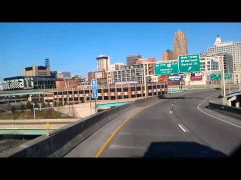 Interstate 75 North as we roll into downtown Cincinnati, Ohio from Kentucky