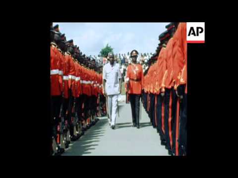 UPITN CUTS 31 3 80 ZAMBIAN PRESIDENT KENNETH KAUNDA ARRIVES IN NAIROBI