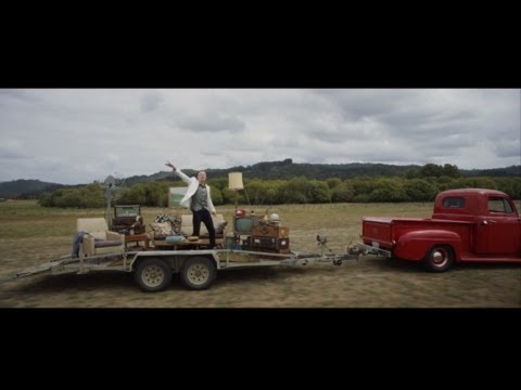 MACKLEMORE & RYAN LEWIS - CAN'T HOLD US FEAT. RAY DALTON (OFFICIAL MUSIC VIDEO)