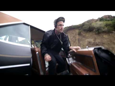 Travis Barker, Yelawolf - Push 'Em