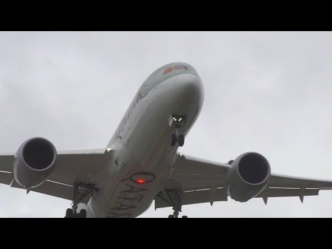 Qatar 787 Crosswind Landing