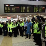 Qantas workers on strike in 2011
