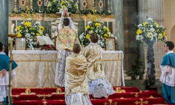 A traditional Latin Mass at the Shrine of Ss Peter, Paul and Philomena in New Brighton, the Wirral (Photo: John Aron)