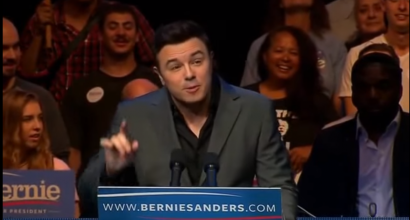 Image: Seth MacFarlane introductes Sen Bernie Sanders in Los Angeles (Screen capture)