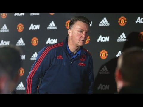 Manchester United Manager Louis van Gaal Walks Out Of Press Conference After Sacking Reports