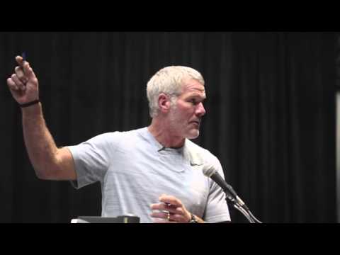 Brett Favre tell how he learned to read the nickel defense