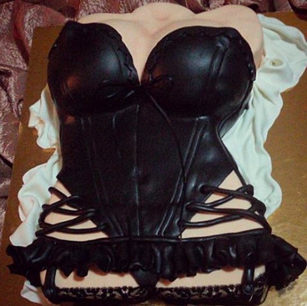 Bustier cake