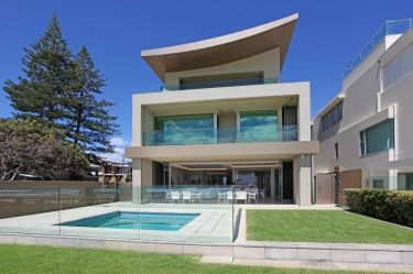 Mystery buyer snaps up $13 million Gold Coast Millionaires’ Row mansion