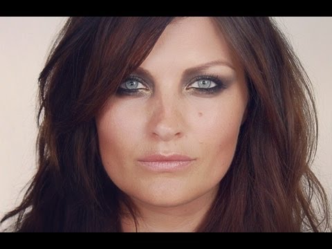 SUPERMODEL SERIES: Helena Christensen Make-up Tutorial