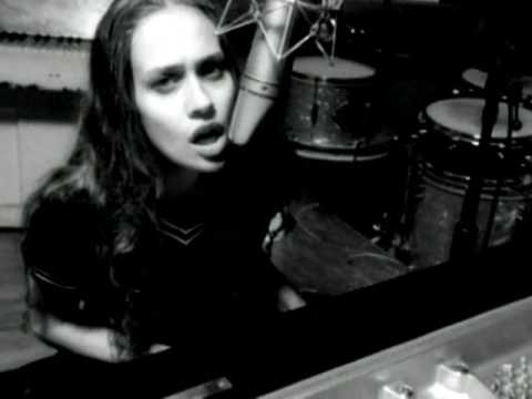 Fiona Apple - Shadowboxer