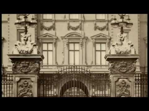 The Queen's Palaces - Buckingham Palace - 2 of 2