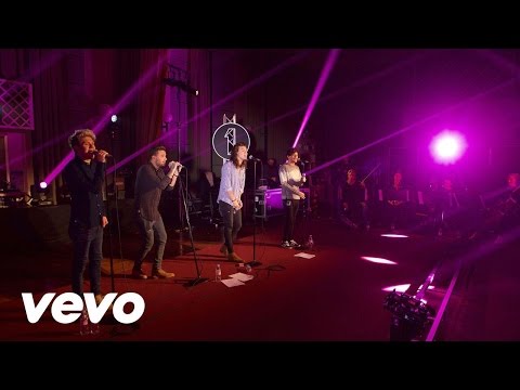 One Direction - FourFiveSeconds (Rihanna and Kanye West and Paul McCartney cover in the Live Lounge)