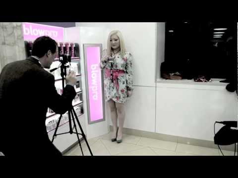 Makeovers & Bloggers at Duane Reade's LOOK Boutique (40 Wall Street)