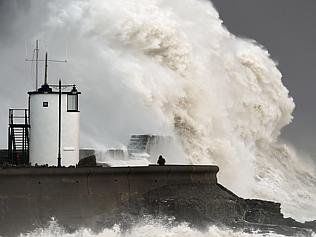 Storm Imogen lashes UK coastline