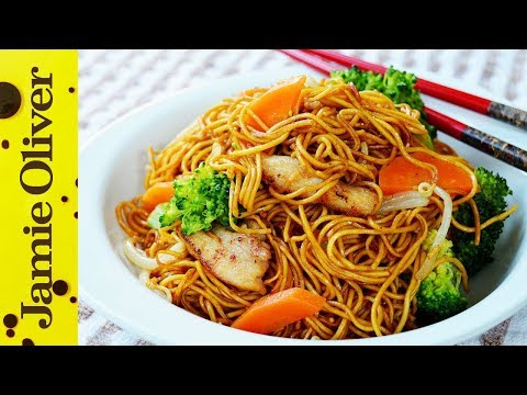 Stir Fry Chicken Noodles 鸡肉炒面 | The Dumpling Sisters