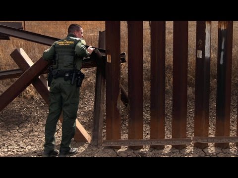 U.S. BORDER FENCE Is Left WIDE OPEN Allowing Illegal Immigrants from Mexico to Walk Into USA