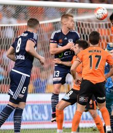 Thomas Broich of the Roar scores the winning goal against Melbourne Victory on Friday.