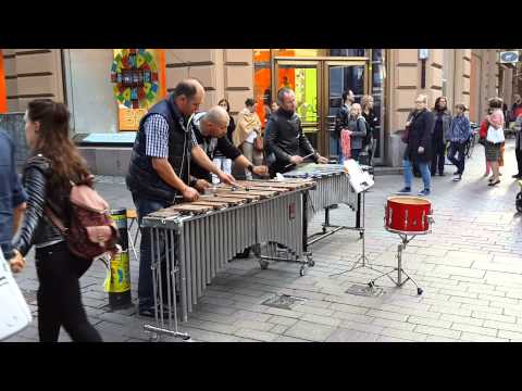 Helsinki (Aleksanterinkatu and Mikonkat corner), August 2014, Russian xylophonists performance