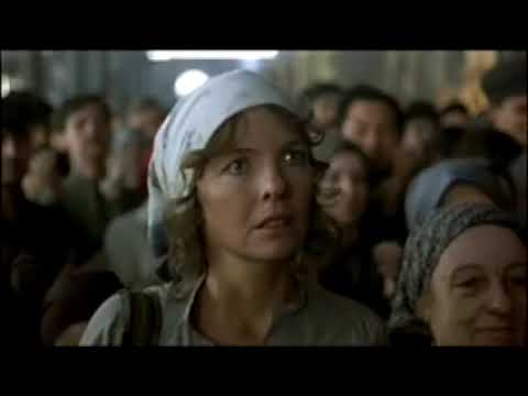 Reds - train station scene