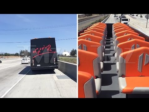 GNR -- Coachella-Bound Tour Bus Breaks Down