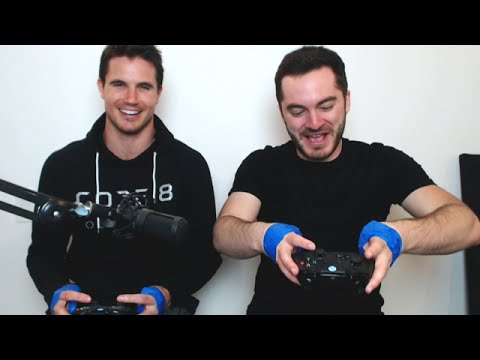 NO THUMBS CHALLENGE w/ Robbie Amell