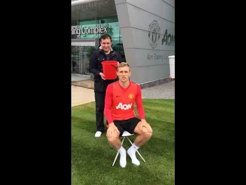 Darren Fletcher Ice Bucket Challenge - Nominates Cristiano Ronaldo!