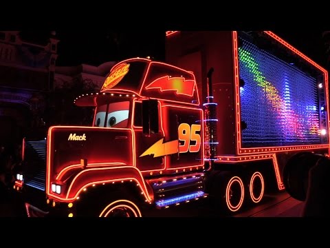 FULL Paint the Night parade debut at Disneyland for 60th anniversary