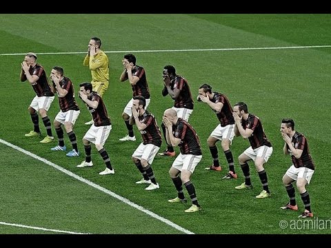 Epic AC Milan Dance Bizarrely perform the New Zealand rugby side's HAKA Vs Carpi