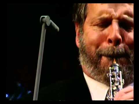 Henrik Chaim Goldschmidt plays "Gabriel's Oboe"