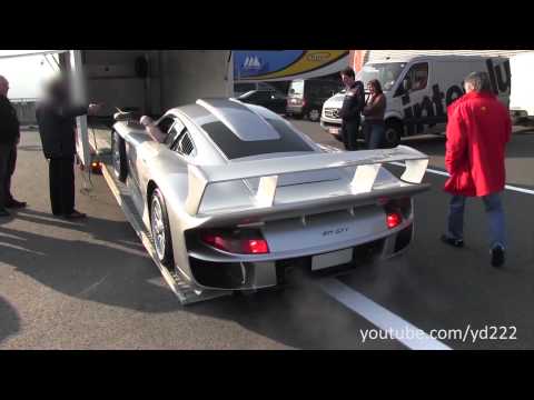 Porsche 911 GT1 Strassenversion unloading at Spa-Francorchamps !