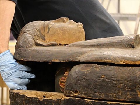 Scientists Open Egyptian Mummy Coffin in Chicago