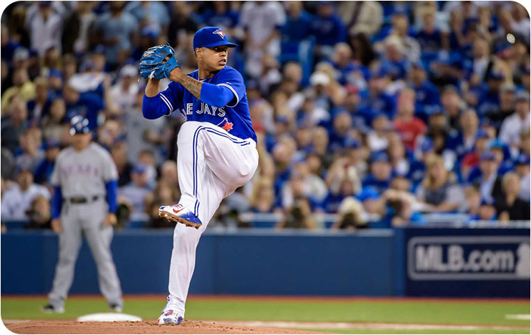 Blue jays player ready for a pitch