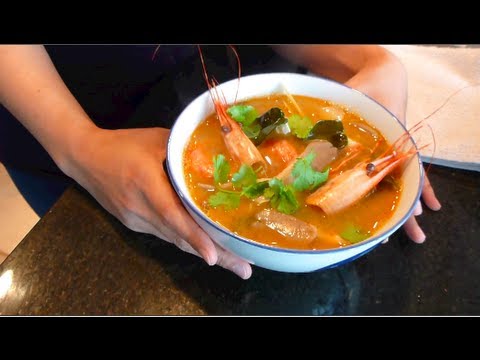 Tom Yum Goong ต้มยำกุ้ง - Hot Thai Kitchen!