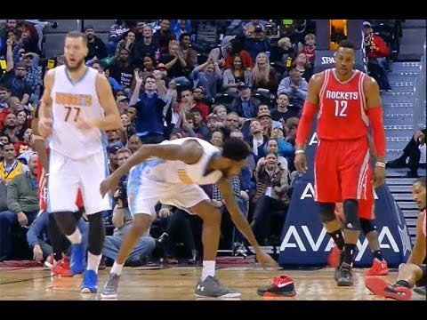 Trevor Ariza loses shoe, Will Barton tosses it away