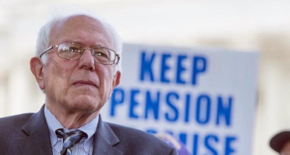 Bernie Sanders has taken a slim lead over Democratic presidential frontrunner Hillary Clinton in Iowa, while Donald Trump extended his domination over the rest of the Republican field, polls show (AFP Photo/Jim Watson)