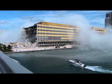 Demolition of part of the former Miami Herald building