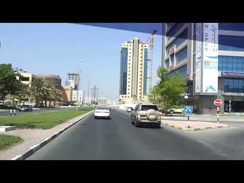 Driving in Ras Al Khaimah, UAE 28.09.2013 نقود السيارة في شوارع رأس الخيمة