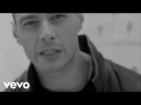 Fabri Fibra - In Italia ft. Gianna Nannini