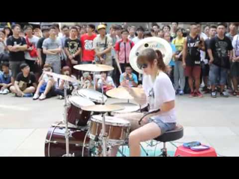 TAIWANESE GIRL DRUMMER ... AMAZING!!!