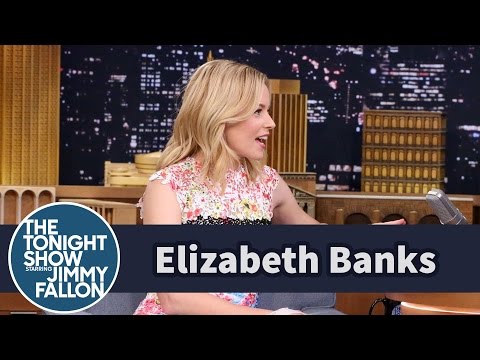 Elizabeth Banks' Dad Accidentally Hit Her with a Loogie