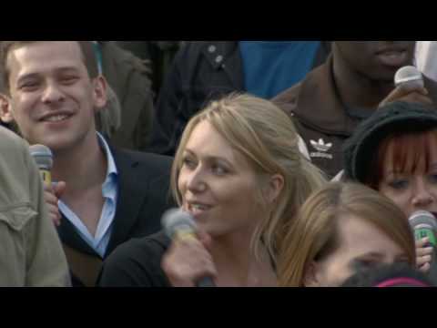 T-Mobile Sing-along Trafalgar Square (extended version)