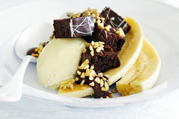 Brownie banana split