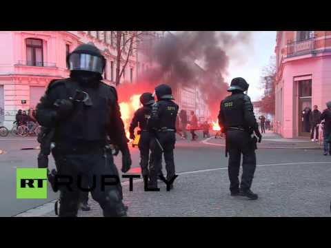 Germany: Water cannon deployed at fiery Leipzig protest against far-right demos