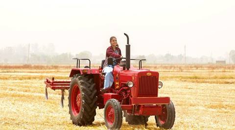 Anushka Sharma, Sultan, Salman Khan, Anushka Sultan, Anushka Sharma Sultan, Anushka Sultan Shoot, Anushka Sharma rides tractor, Anushka Rides tractor, Anushka Sultan movie, Entertainment news